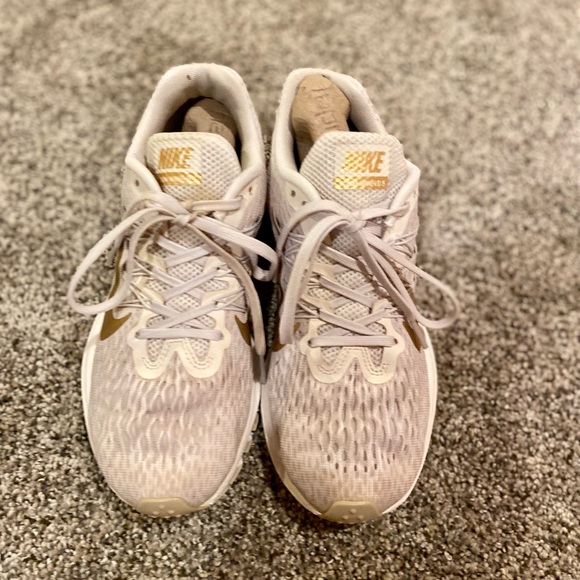 Nike Running Shoes - Picture 3 of 6